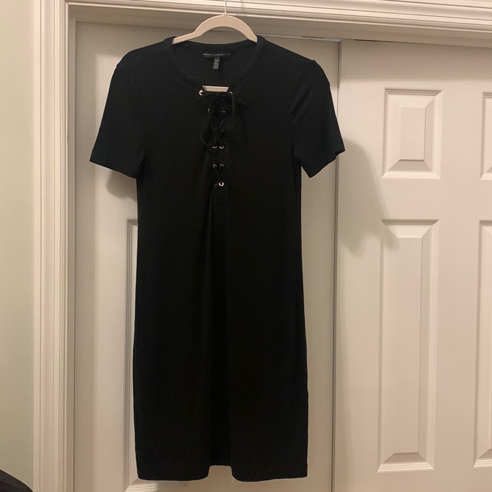 NWOT White House Black Market Lace Up Front Dress- Size XXS